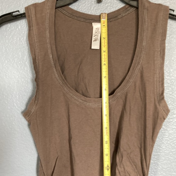 VS YOGA long tunic tank top with side ruching. Workout, pilates. Size small. - Picture 4 of 7
